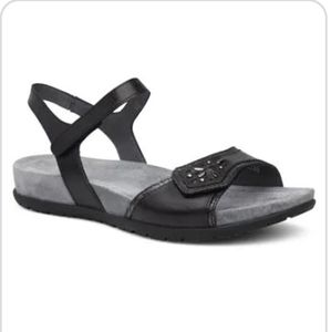 Dansko Women's Blyte Flat Sandal sz 8